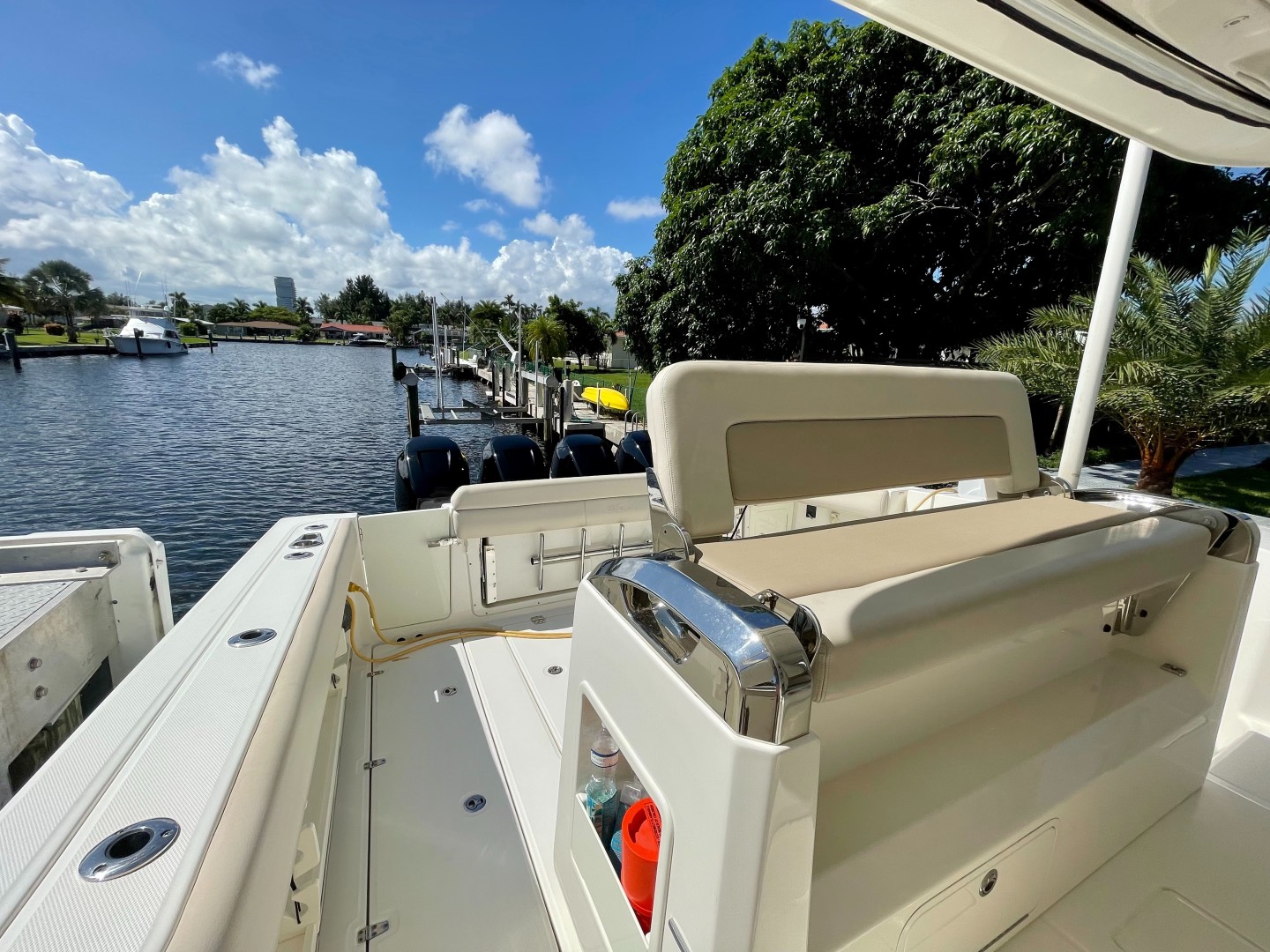 2016 Boston Whaler 420 Outrage - Image 11