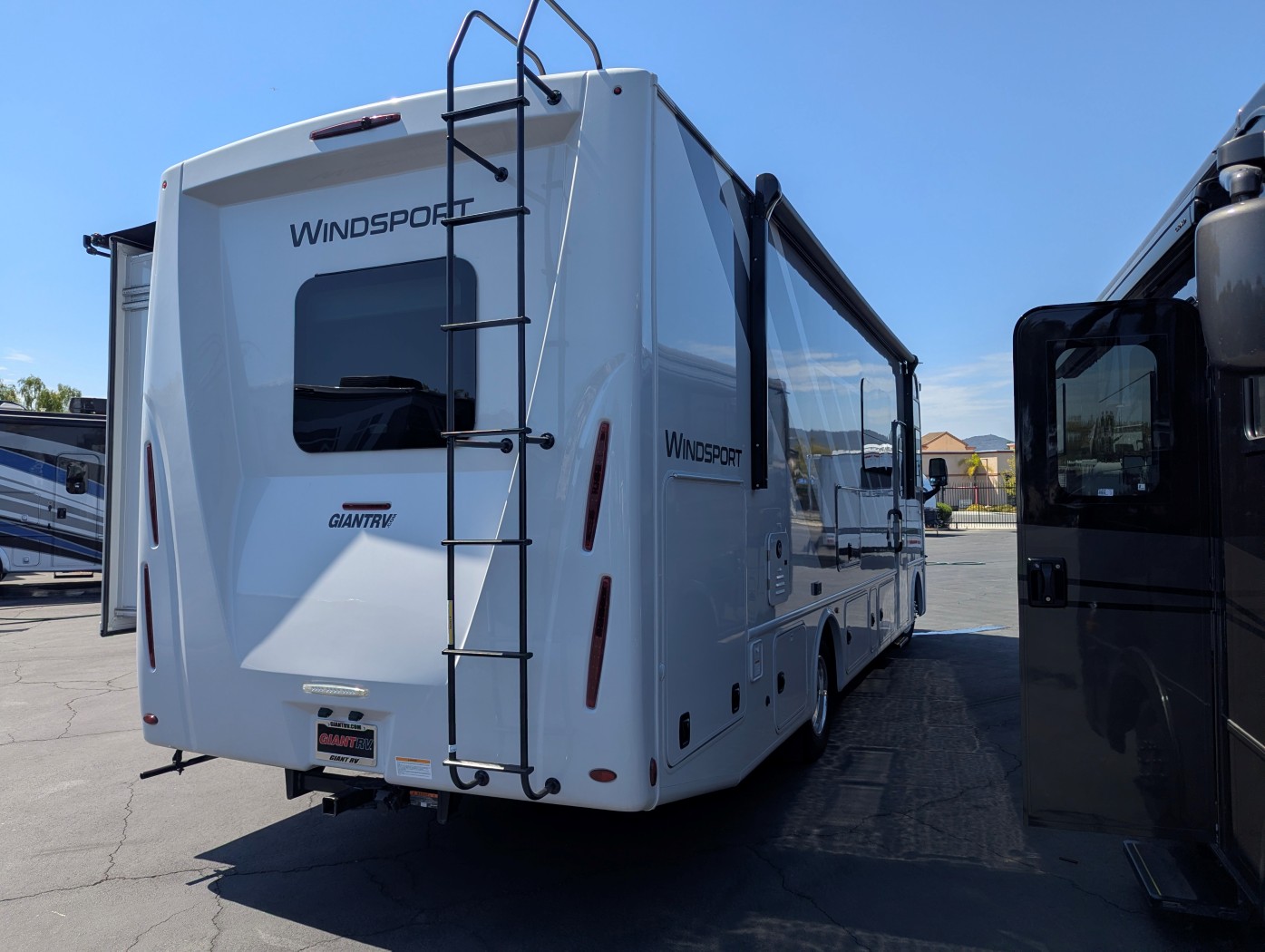 2027 Thor Motor Coach Windsport 29L - Image 6