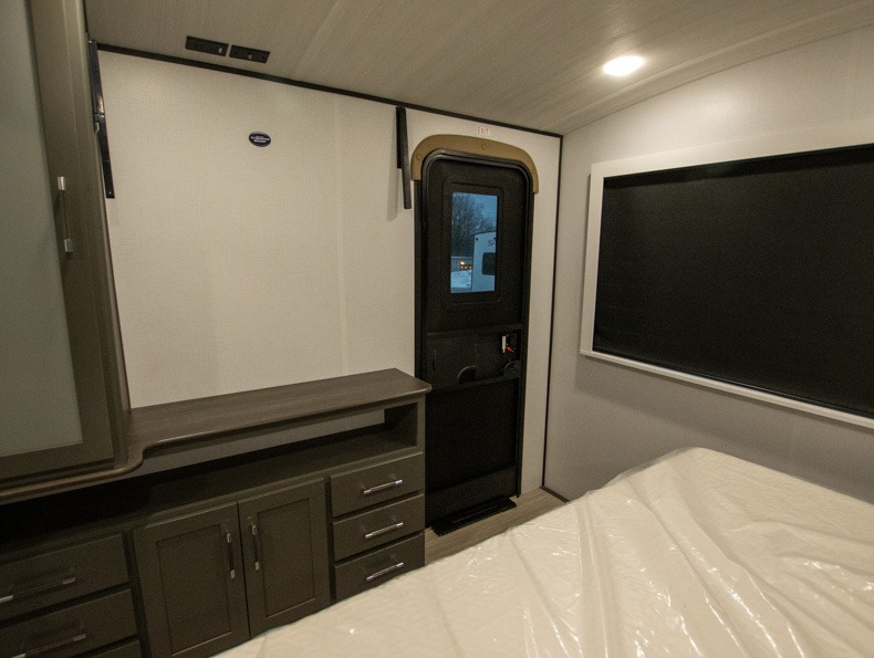 2026 Keystone Bullet Premium 265FKS - Image 20