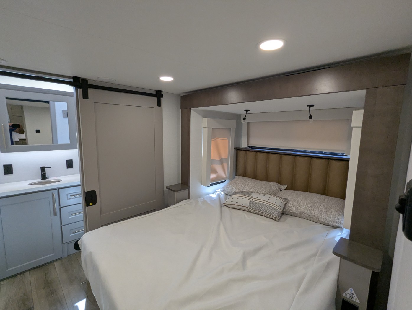 2026 Alliance RV Paradigm 395DS - Image 30