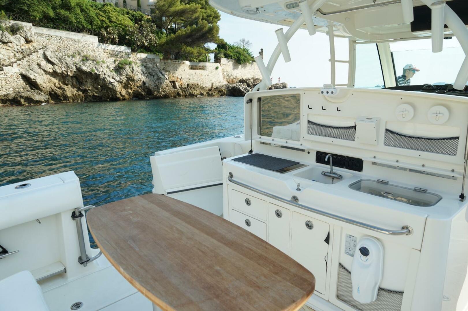 2012 Boston Whaler Whaler 370 Outrage - Image 14