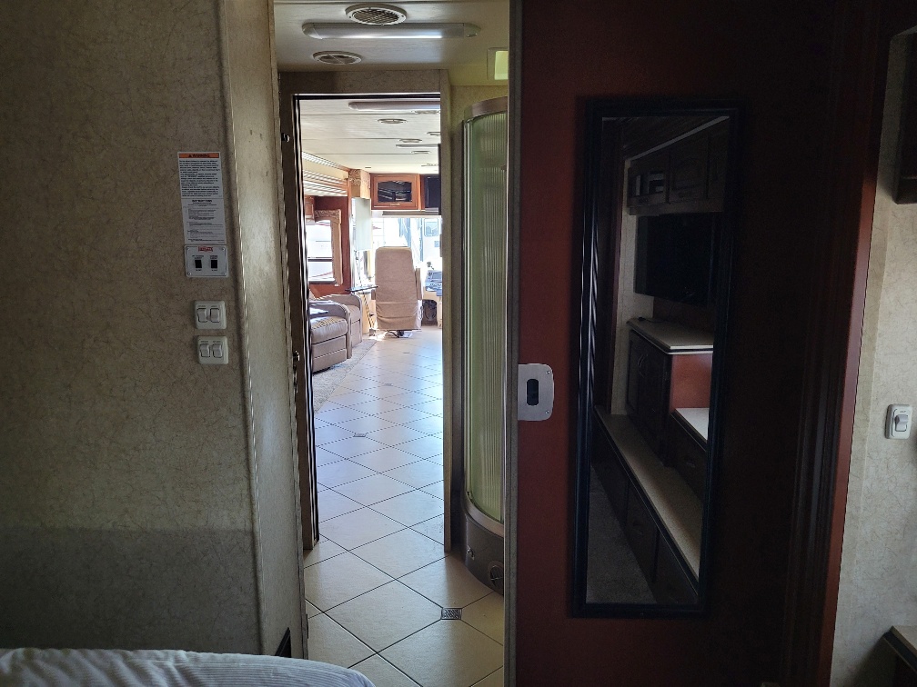 2011 Newmar Dutchstar 4020 - Image 21