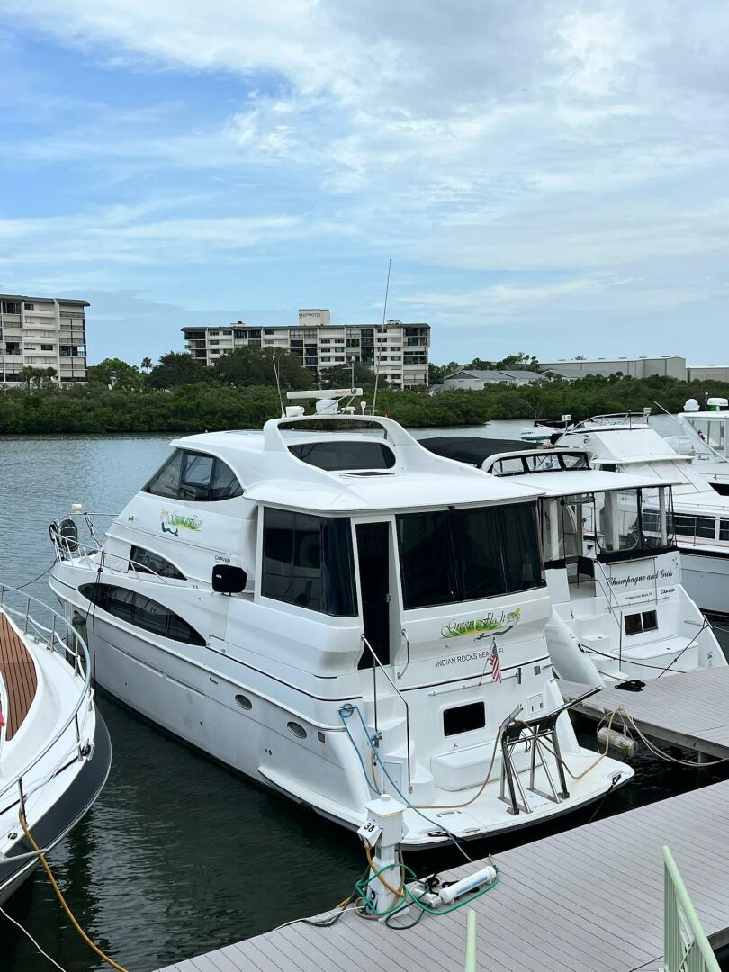 2000 Carver 506 Motor Yacht - Image 4