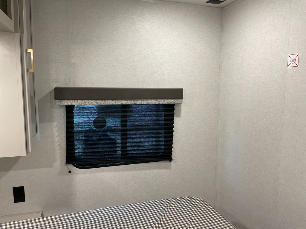 2027 Jayco Jay Flight SLX 333BTS - Image 24