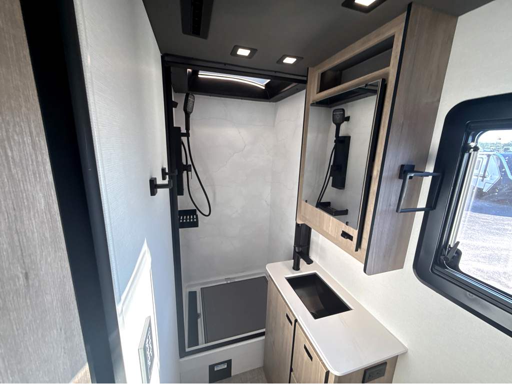 2027 GRAND DESIGN LINEAGE SERIESF 31ZW - Image 29