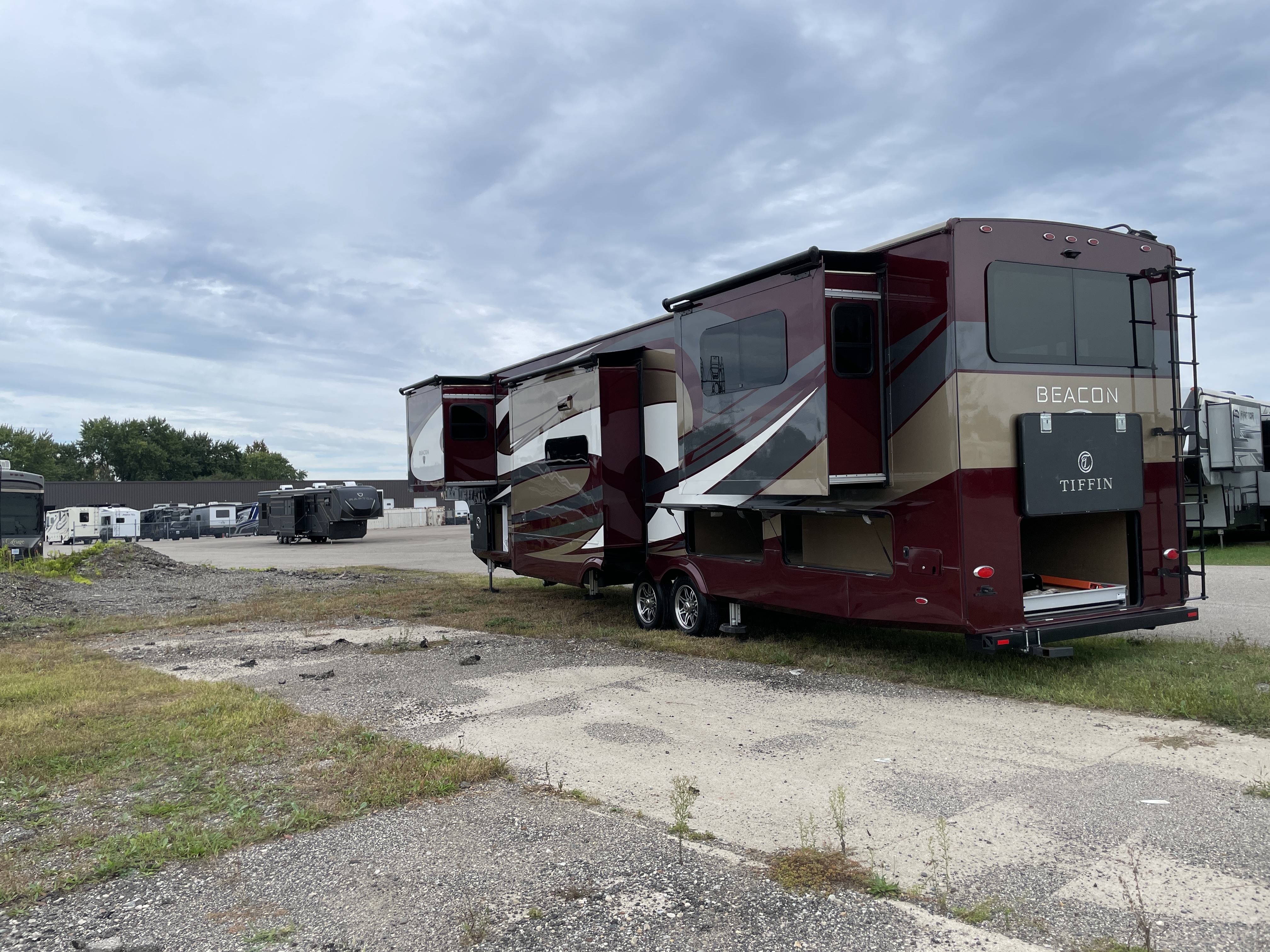 2020 Vanleigh RV Beacon 42RDB - Image 7