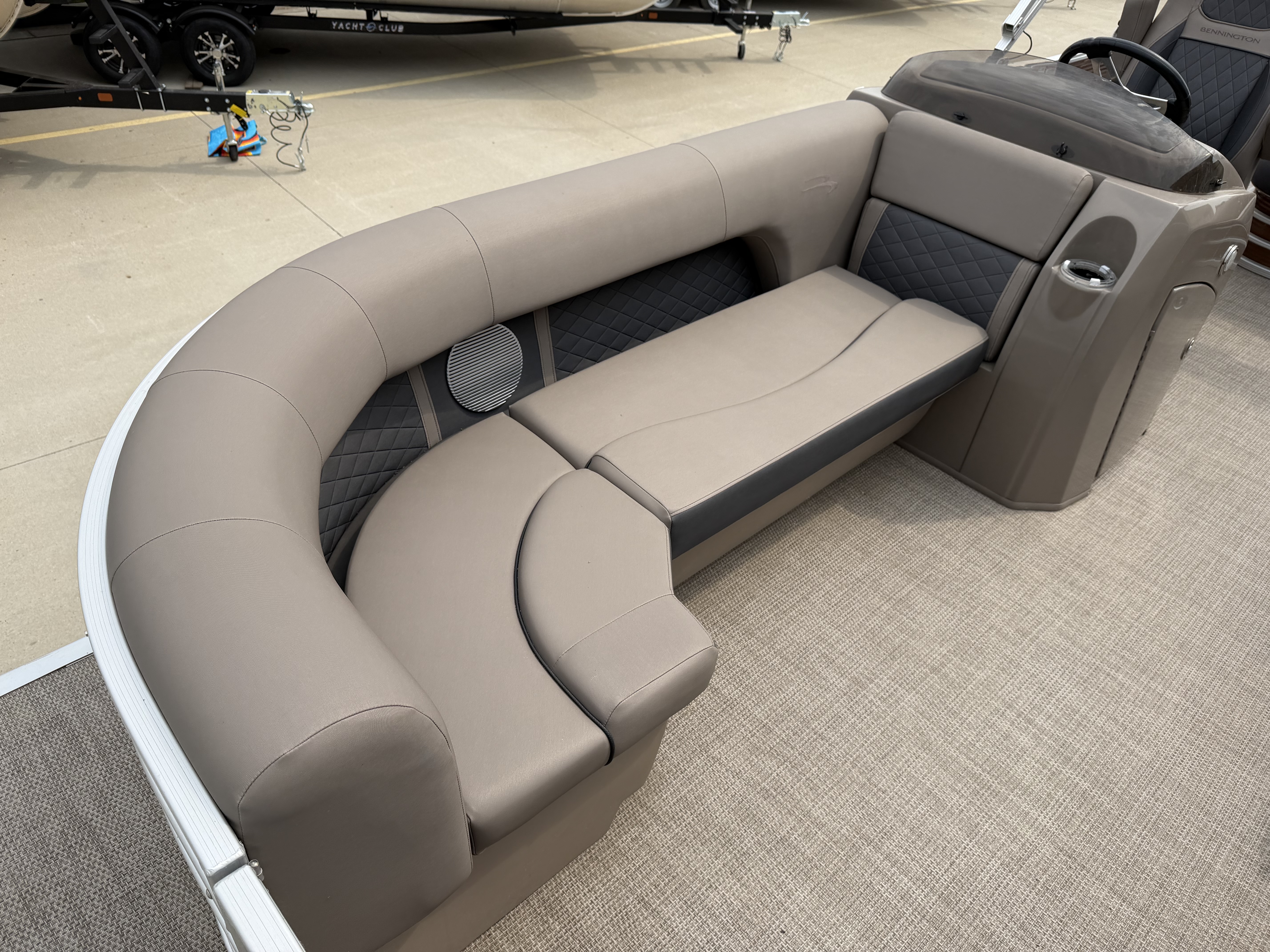 2020 BENNINGTON 22SX SWING BACK PREMIUM - Image 11