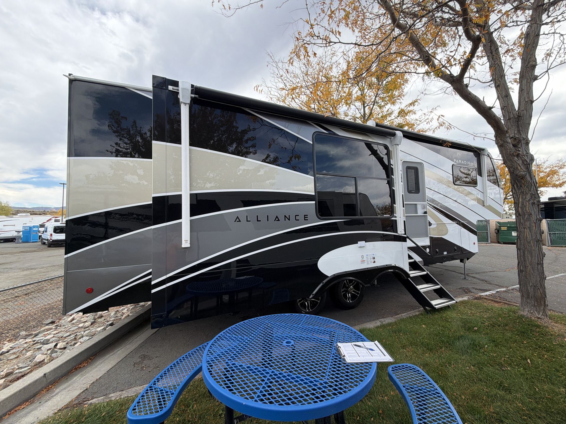 2027 Alliance RV Paradigm 312RK - Image 8
