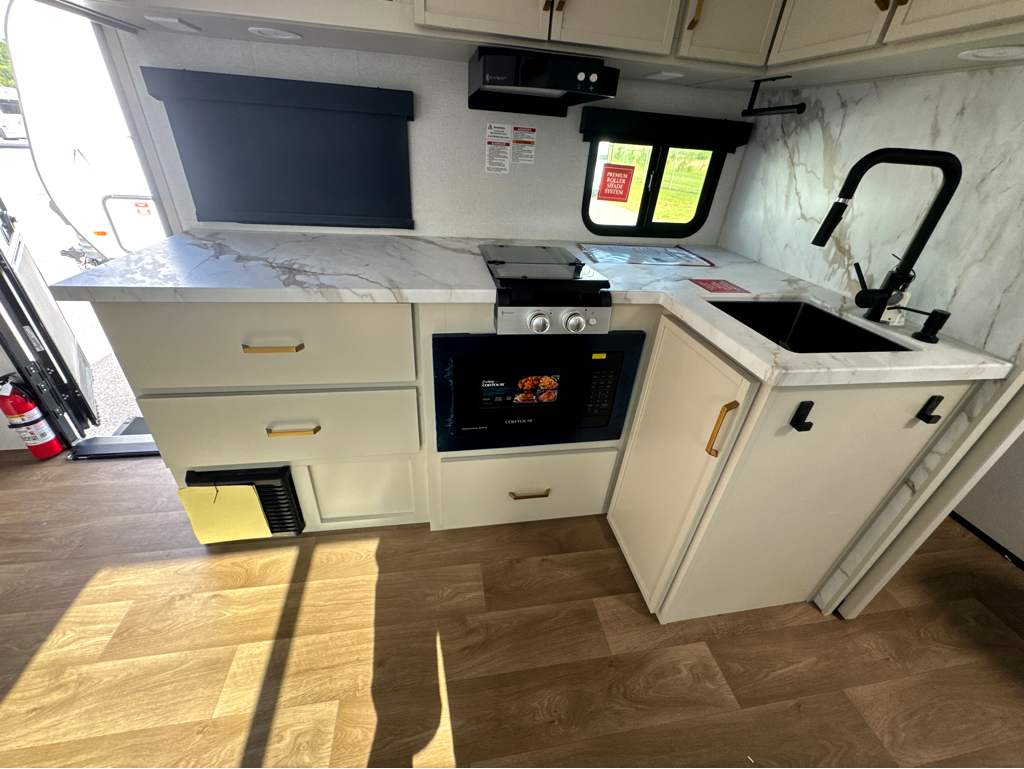 2027 GRAND DESIGN IMAGINE AIM 16MLA - Image 24