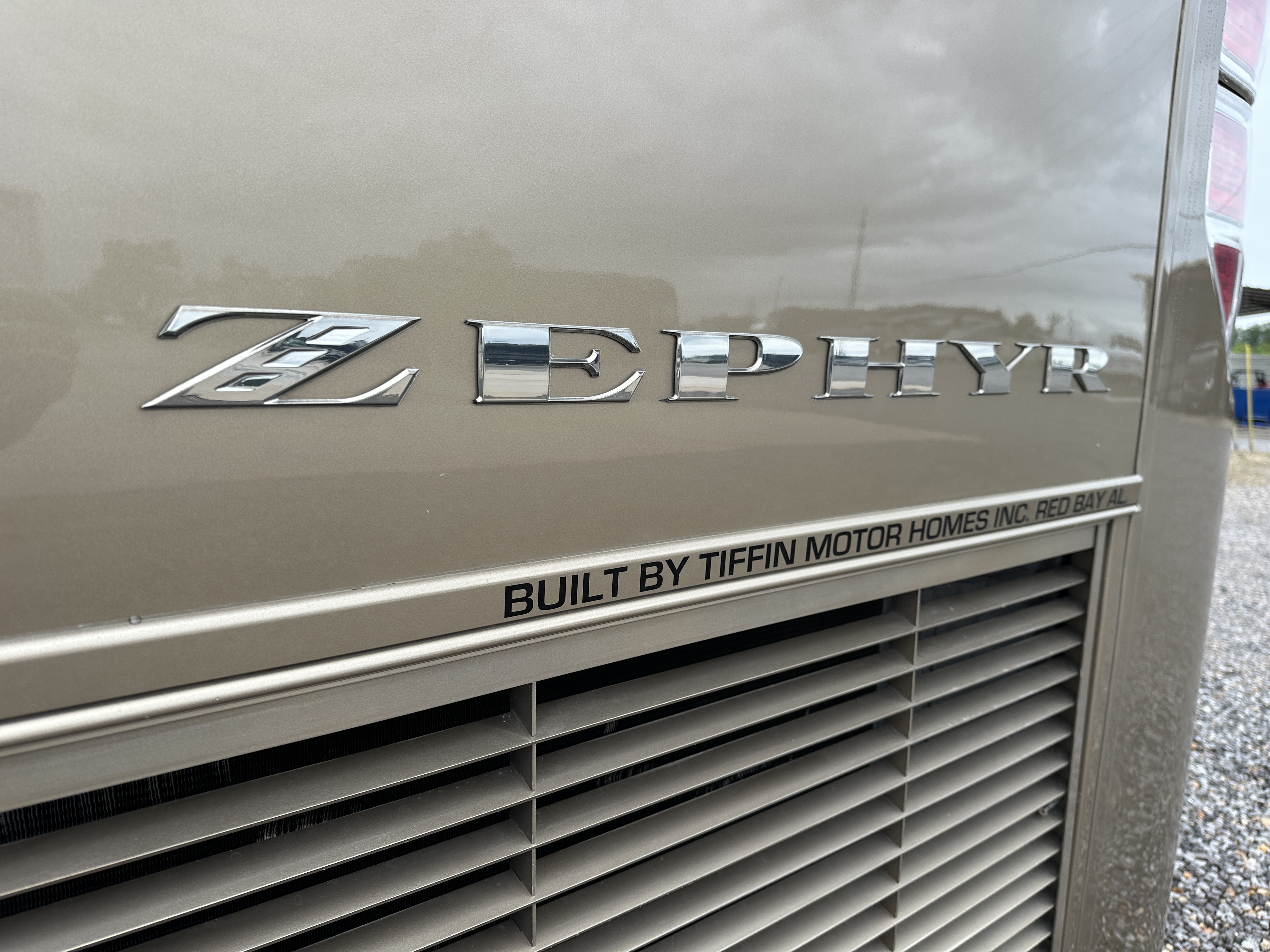 2013 TIFFIN ZEPHYR 45LZ - Image 7