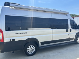 2023 THOR MOTOR COACH SEQUENCE 20J - Image 3