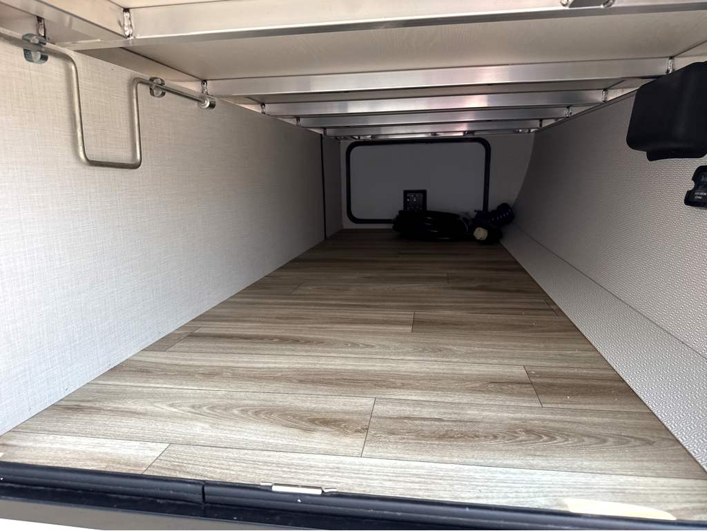 2027 VENTURE RV SPORTTREK 333VIK - Image 6