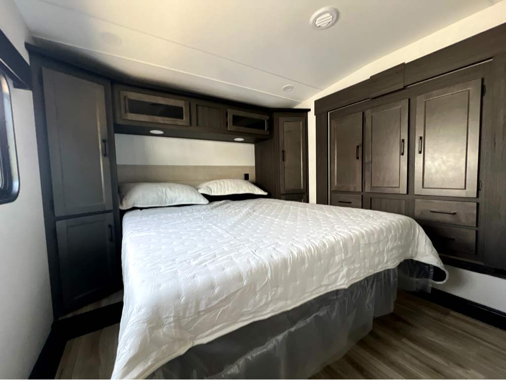 2027 VENTURE RV SPORTTREK 312VTB - Image 21