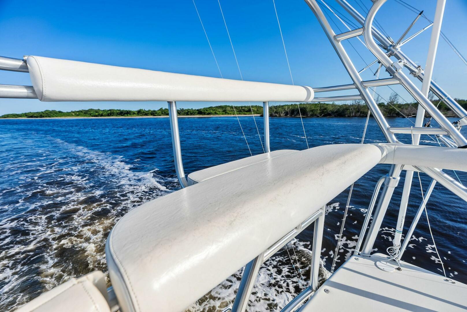 2006 Cabo 45 Express - Image 16