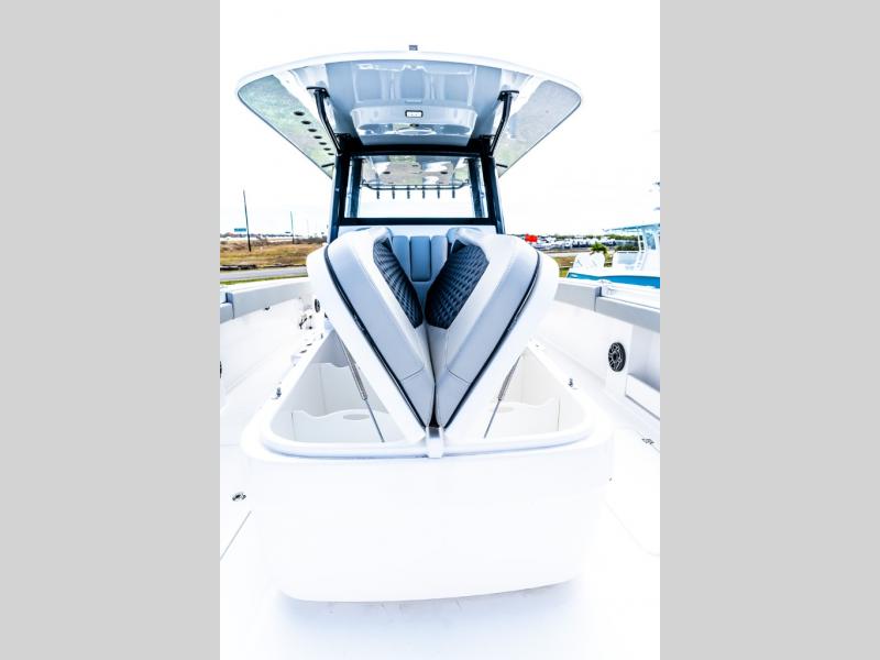 2024 Invincible 37 CATAMARAN - Image 43