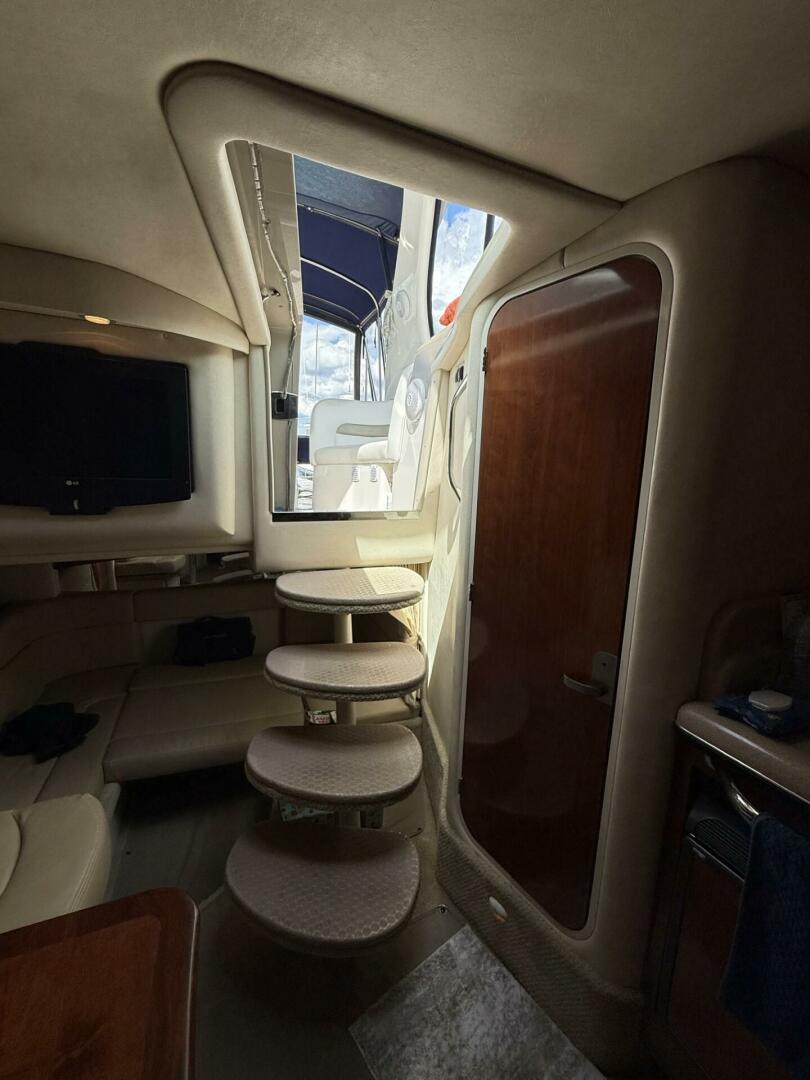 2007 Sea Ray 320 Sundancer - Image 14