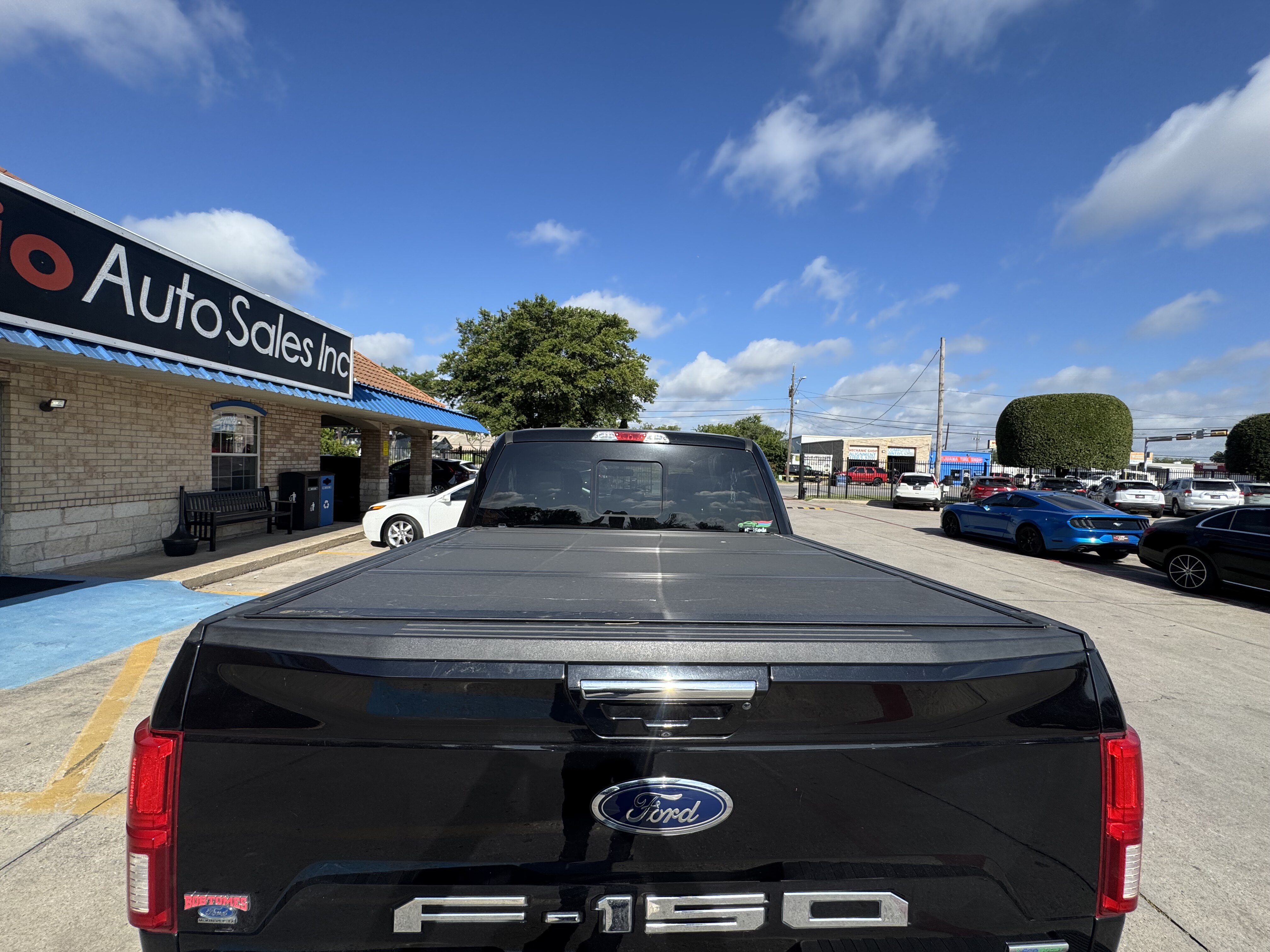 2019 Ford F150 Crew Cab XLT 4WD - Image 8