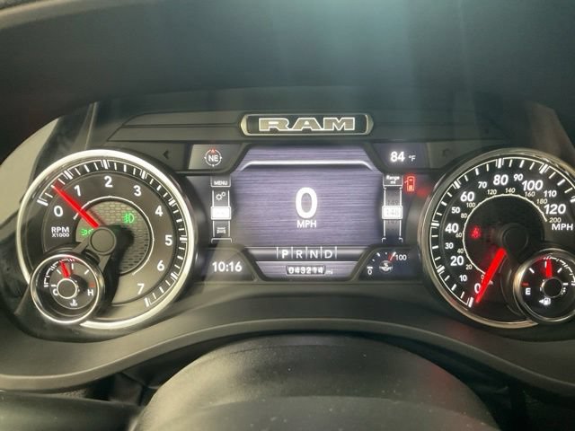 2023 Ram 1500 Pickup Crew Cab Laramie eTorque 4WD - Image 22