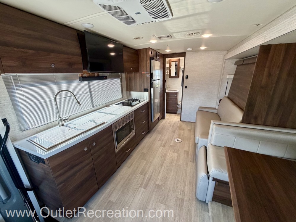 2020 Winnebago View 24D - Image 16