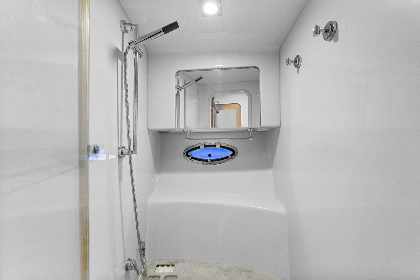 2016 Formula 45 Yacht - Image 33