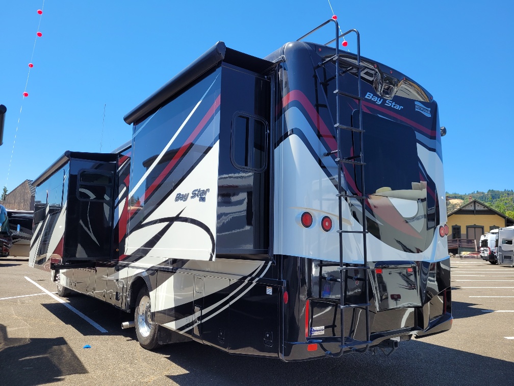 2021 Newmar Bay Star 3626 - Image 3