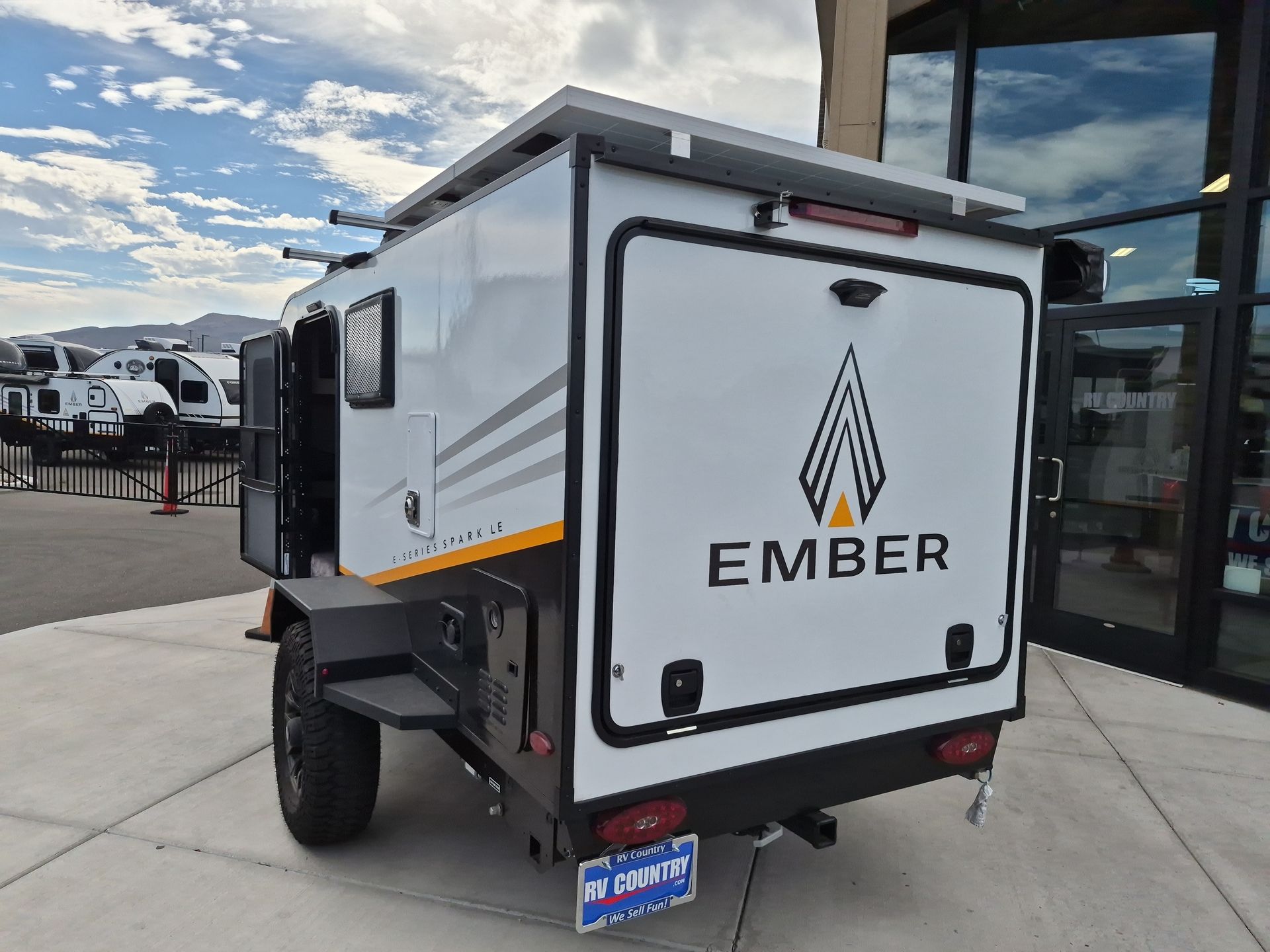 2026 Ember RV E-Series 12RK - Image 17