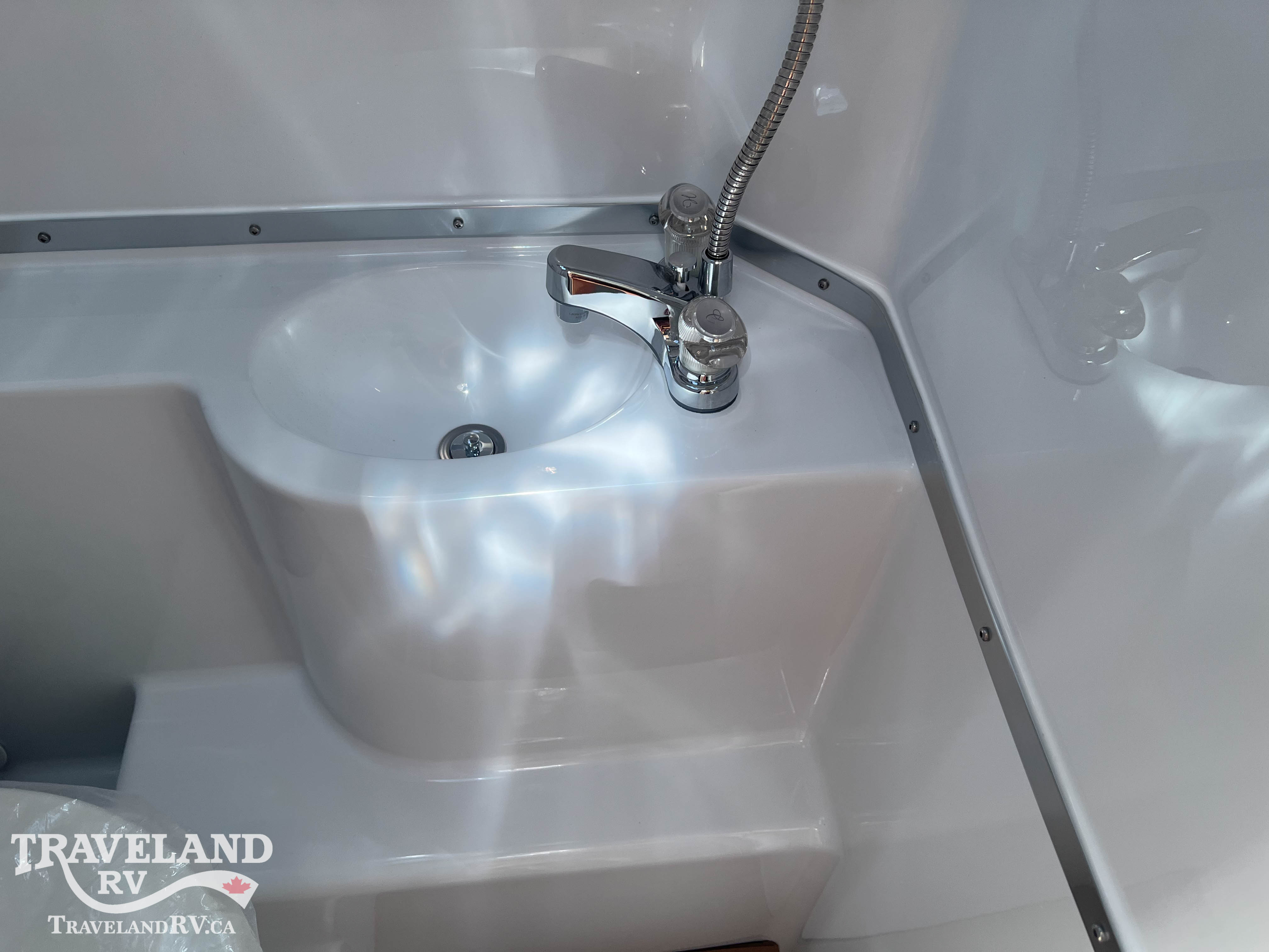 2027 NORTHERN LITE SPORTSMAN PLUS 8-11 WET BATH - Image 20