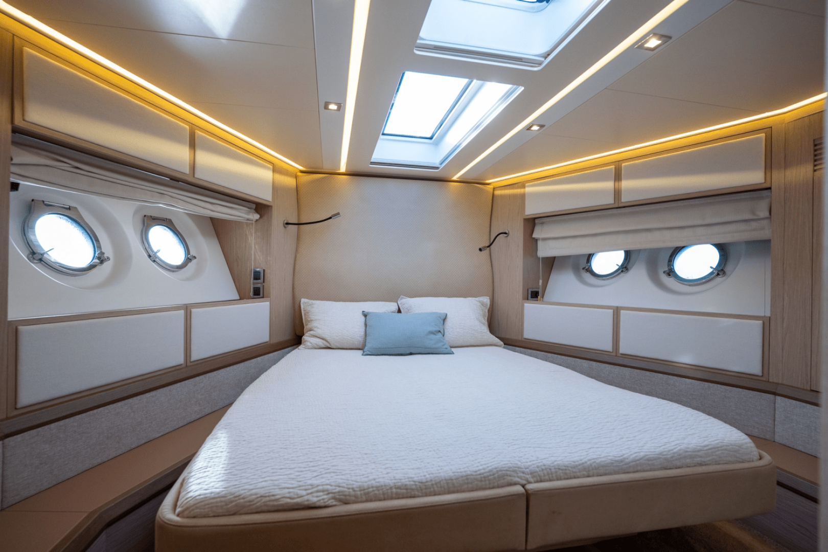 2019 Monte Carlo Yachts MC6 - Image 48
