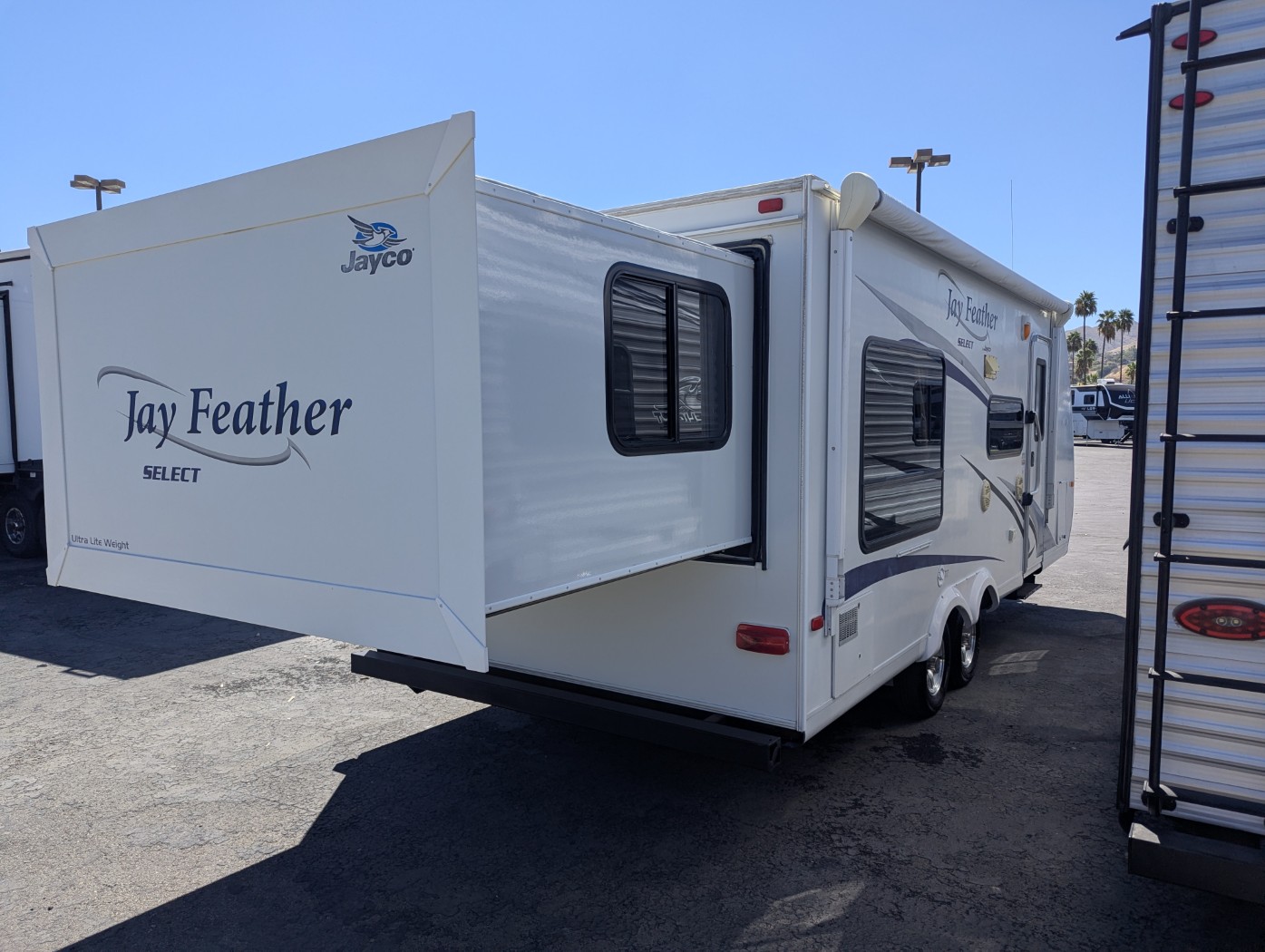 2011 JAYCO JAYFEATHER X213 - Image 5