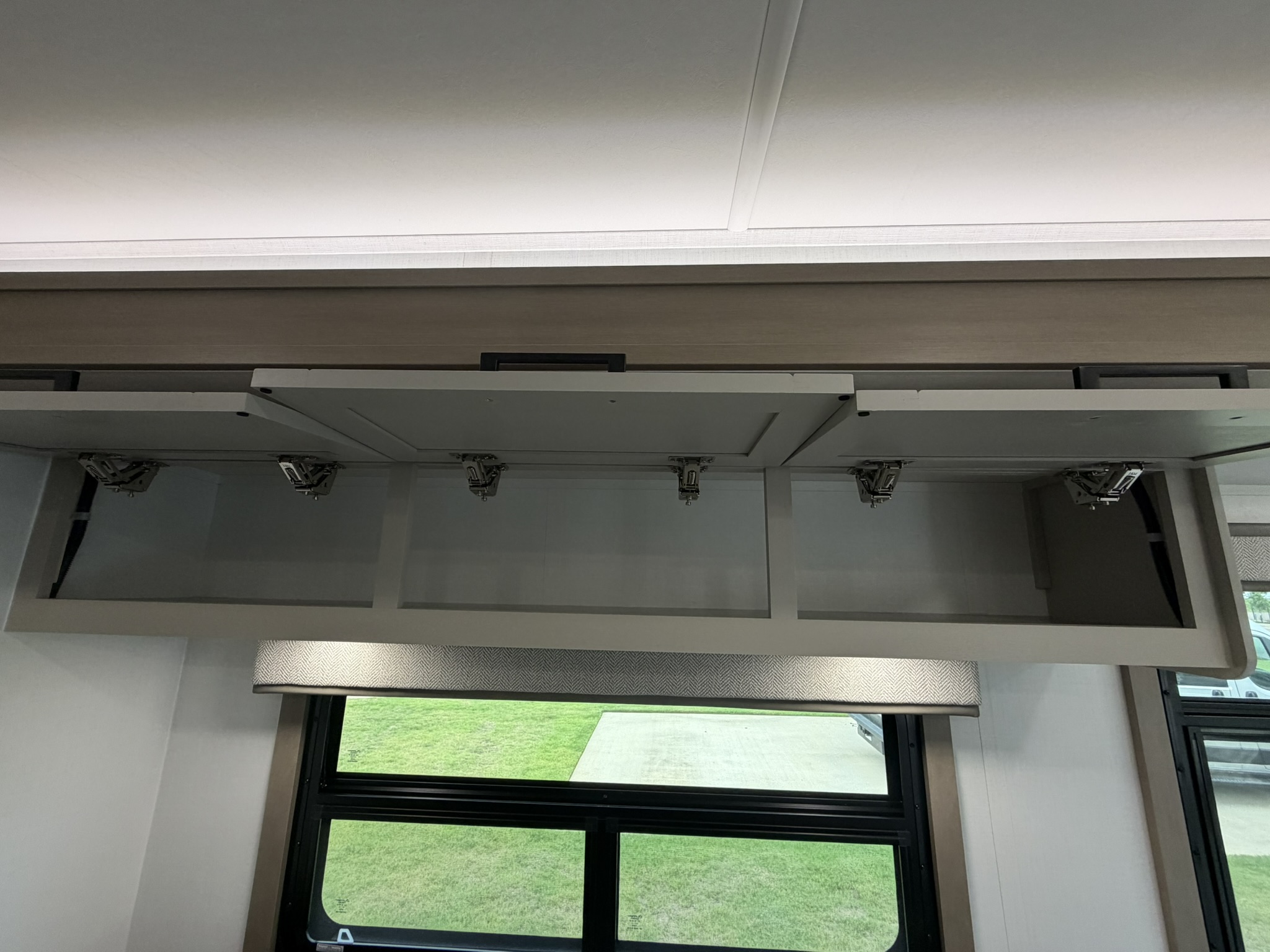 2027 JAYCO GREYHAWK 30Z - Image 33