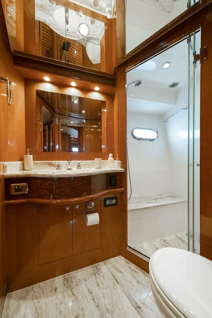 2013 Hampton 680 LRC - Image 32