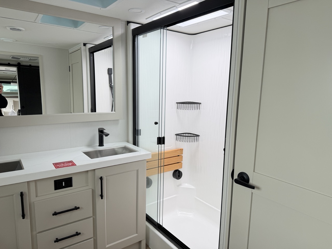 2026 Grand Design Solitude 380FL - Image 13