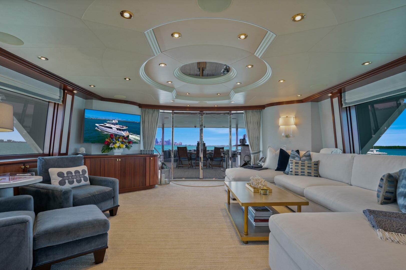 2004 Crescent Raised Pilothouse - Image 5