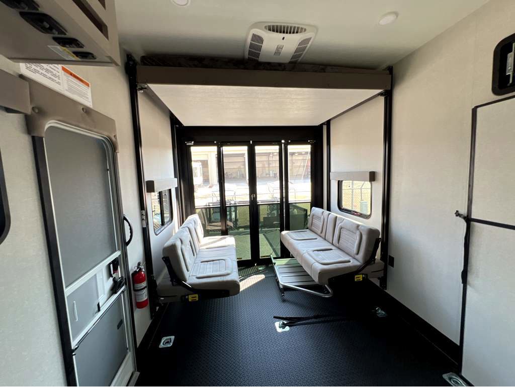 2026 JAYCO SEISMIC 395 - Image 6