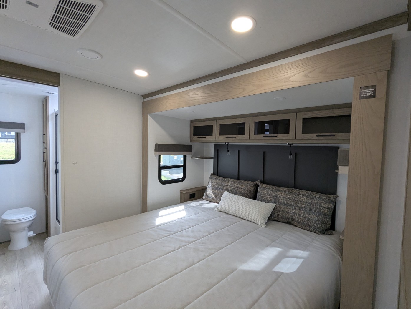 2026 Forest River Rockwood Signature 8263MBR - Image 19