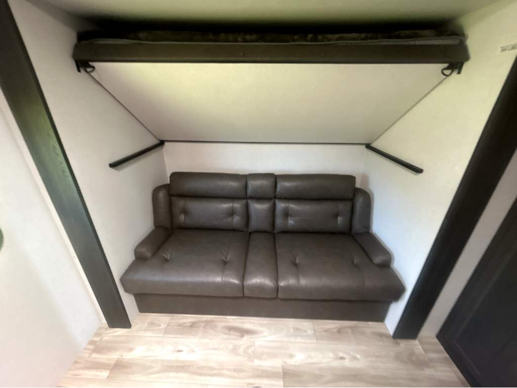 2026 VENTURE RV SPORTTREK 327VIK - Image 20