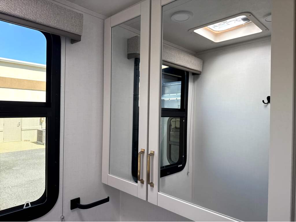 2027 ENTEGRA COACH ODYSSEY 29V - Image 24
