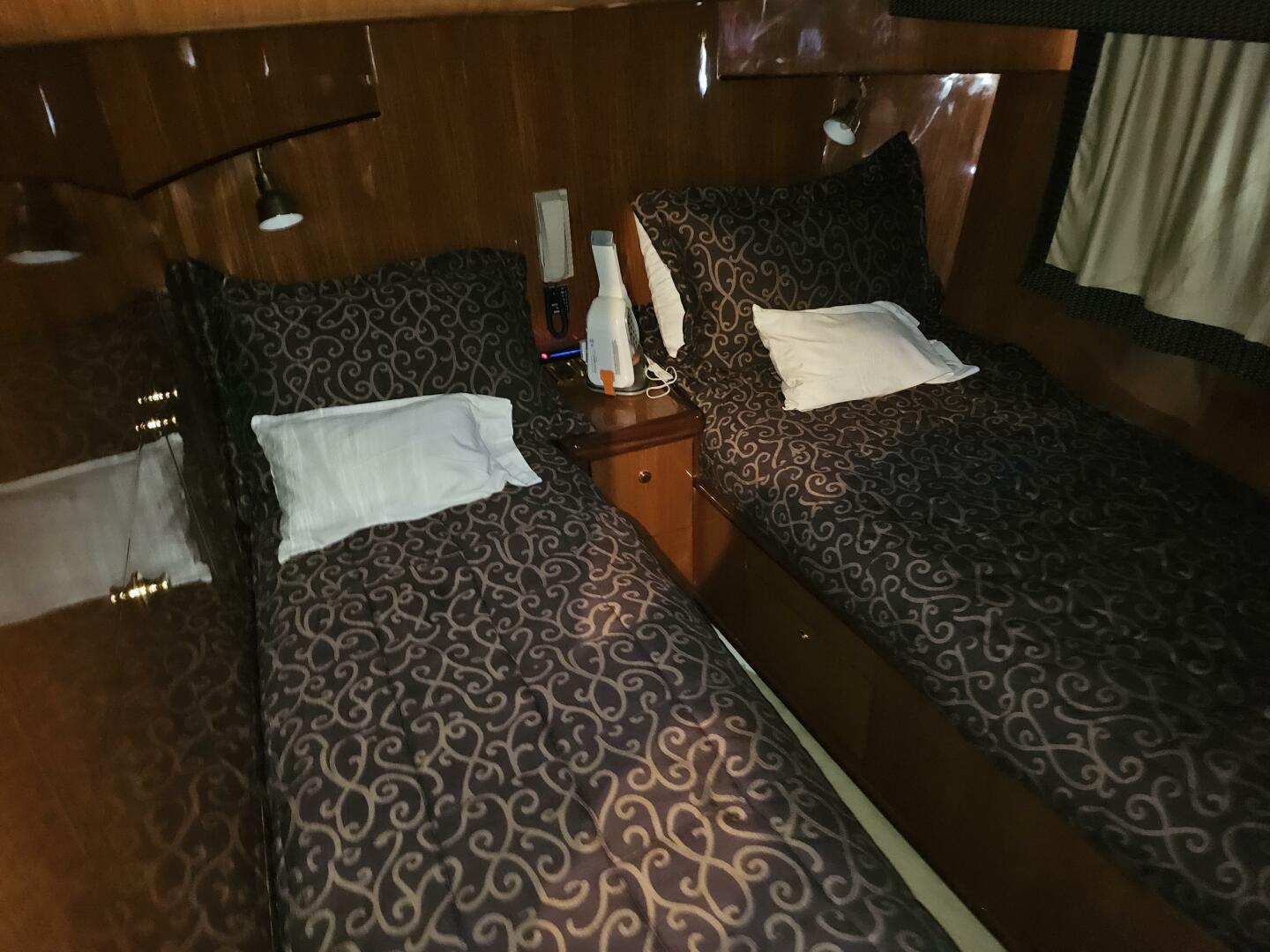 2003 Johnson Flybridge - Image 25
