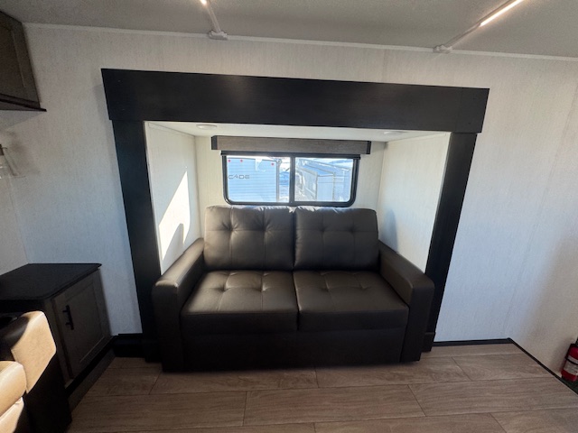 2026 CHEROKEE ARCTIC WOLF 3950 SUITE - Image 24