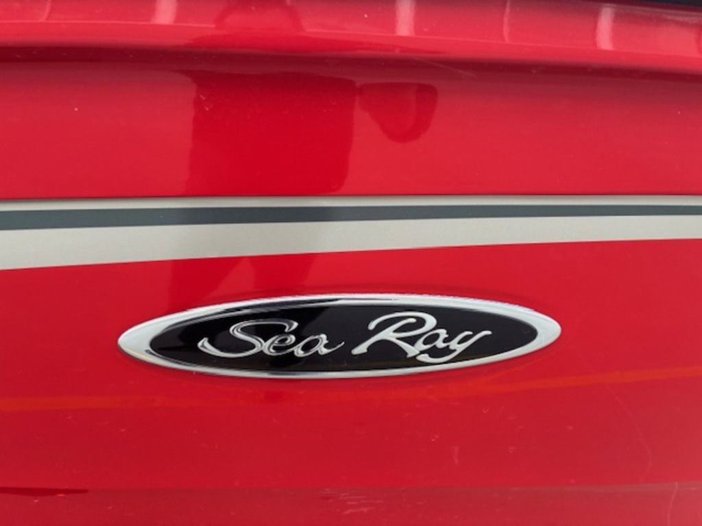2023 Sea Ray SPX 190 Outboard - Image 7