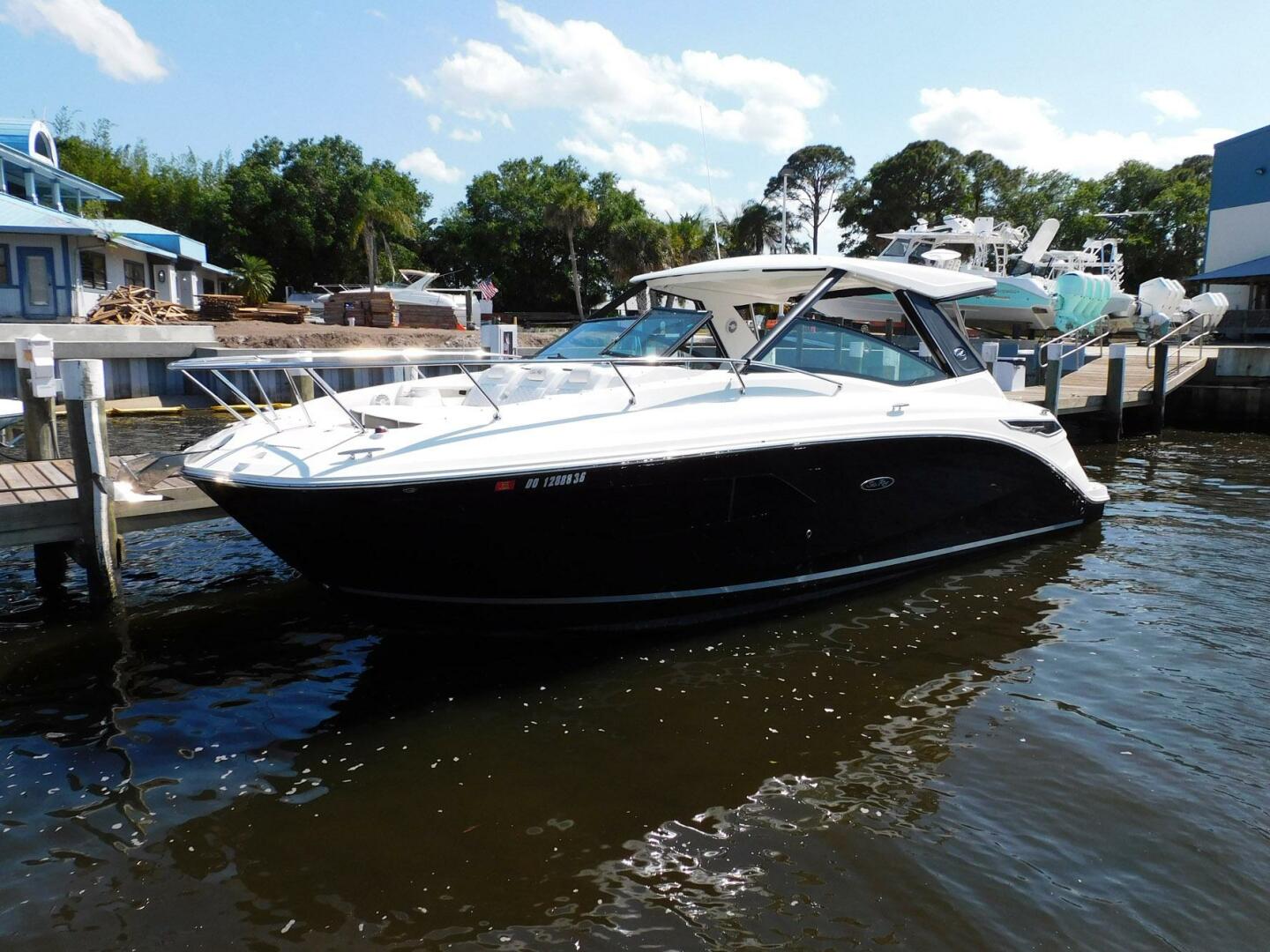 2018 Sea Ray Sundancer 320 - Image 16