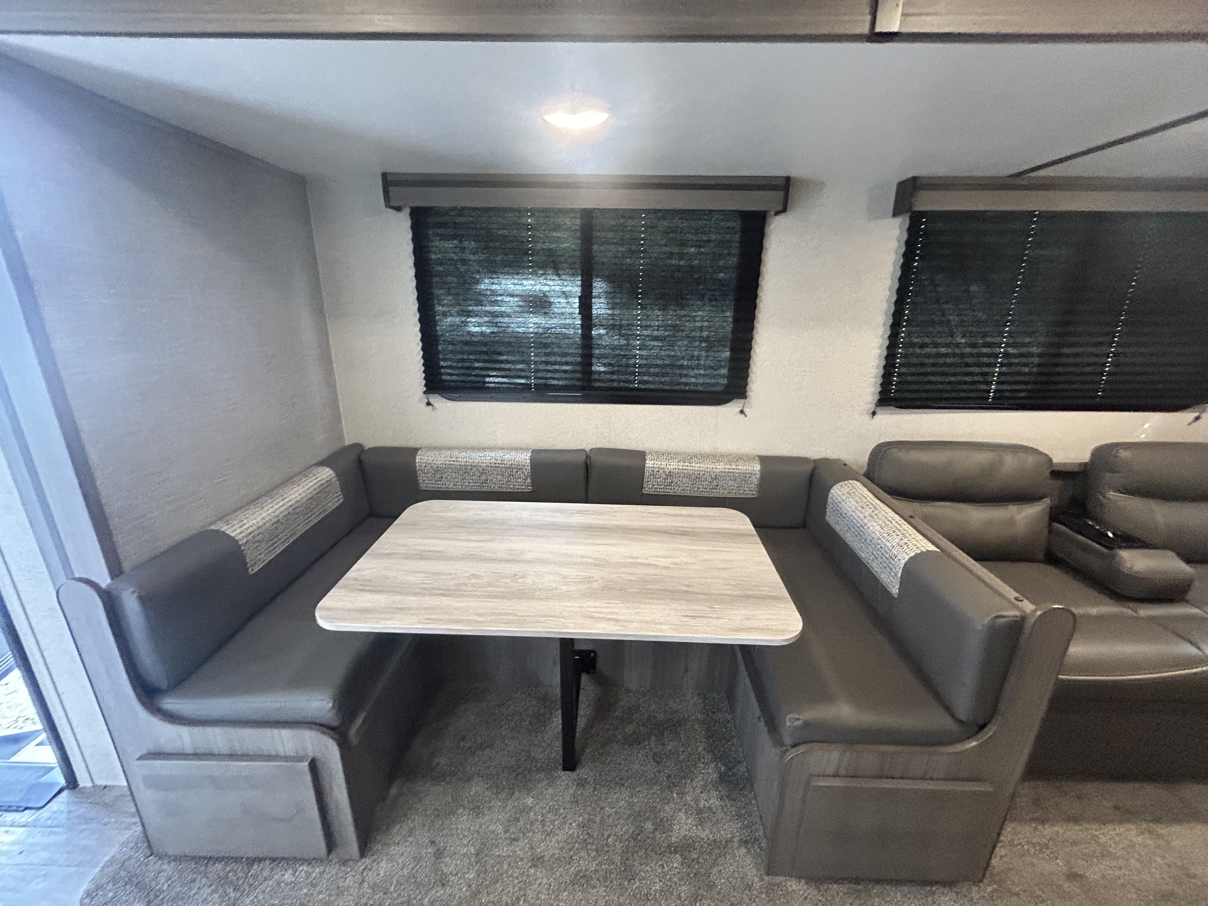 2021 CROSSROADS VOLANTE LITE 33DB - Image 17
