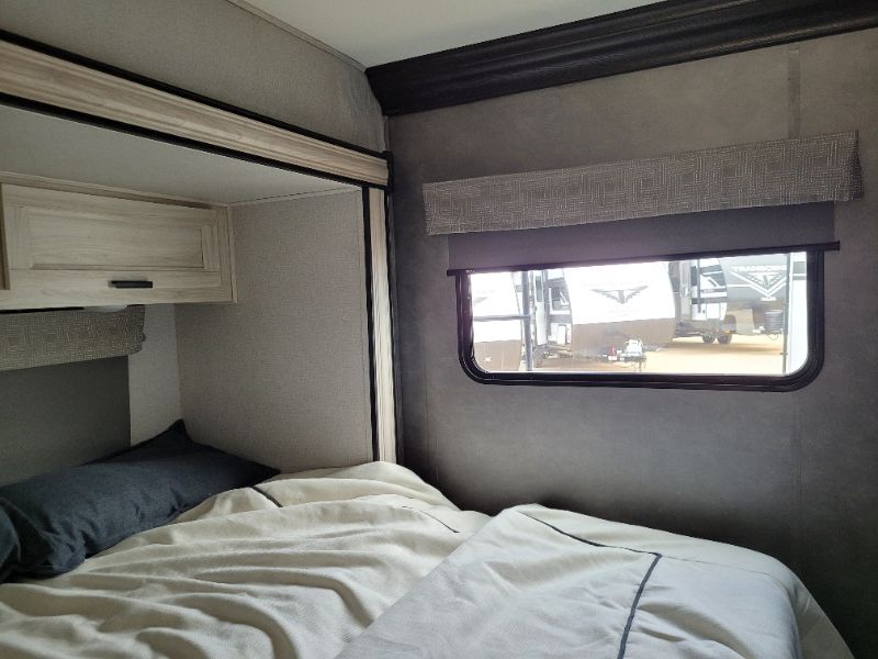 2023 Forest River Sunseeker 2550DS LE - Image 16