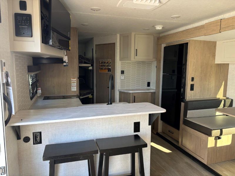 2026 Ember RV E-Series 22ETS - Image 5