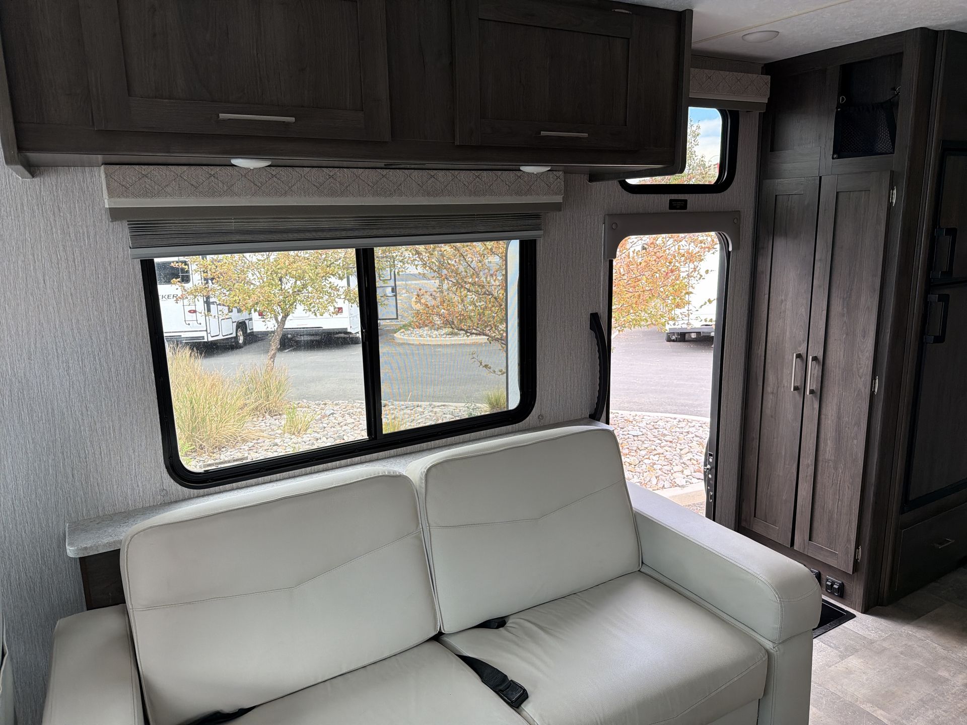 2023 Coachmen Pursuit 31BH - Image 14