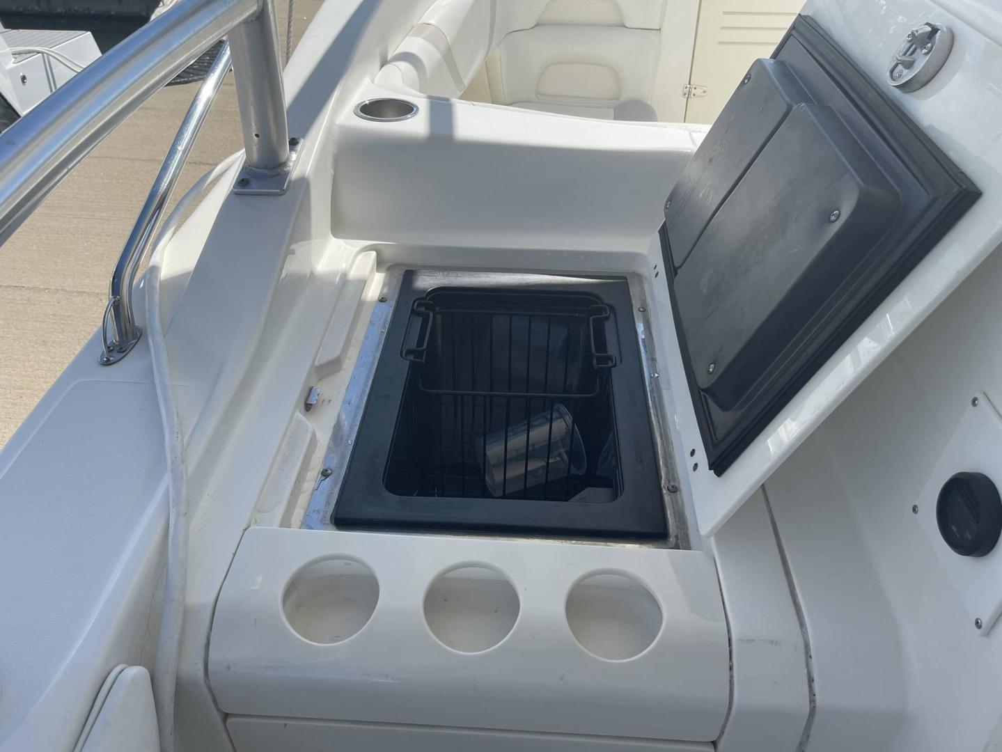 2008 Boston Whaler 320 Outrage Cuddy Cabin - Image 24