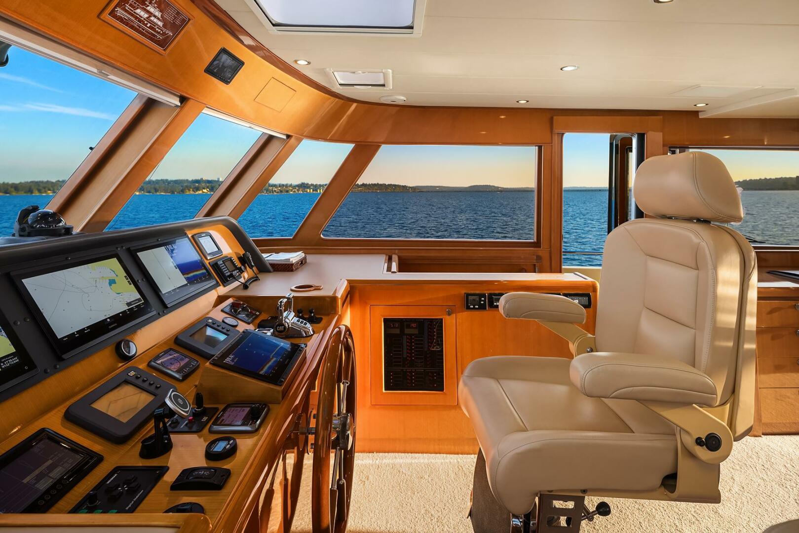 2014 Hampton 720 Skylounge LRC - Image 35