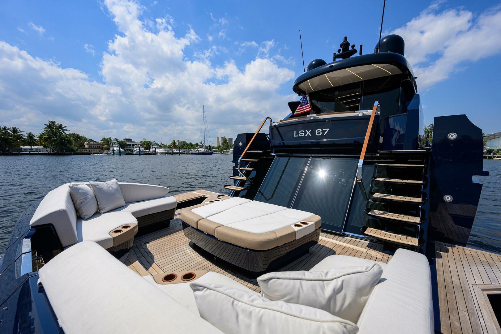 2023 Lazzara Yachts LSX 67 - Image 9