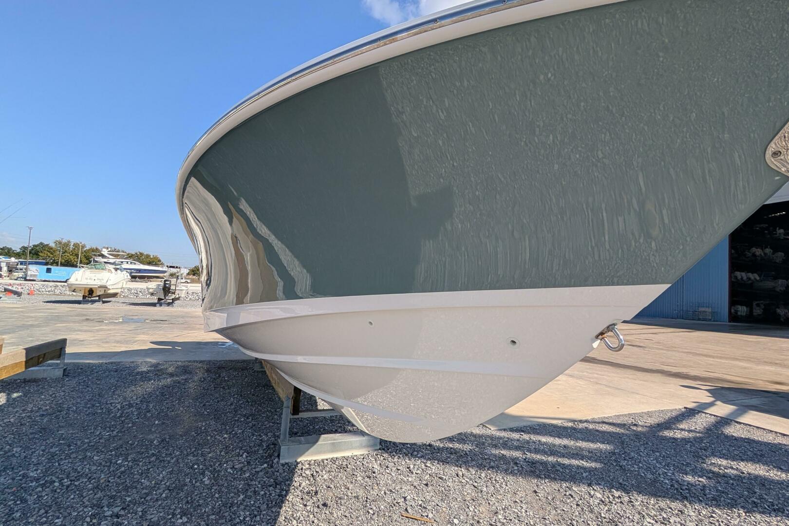 2024 Boston Whaler 350 Realm - Image 17
