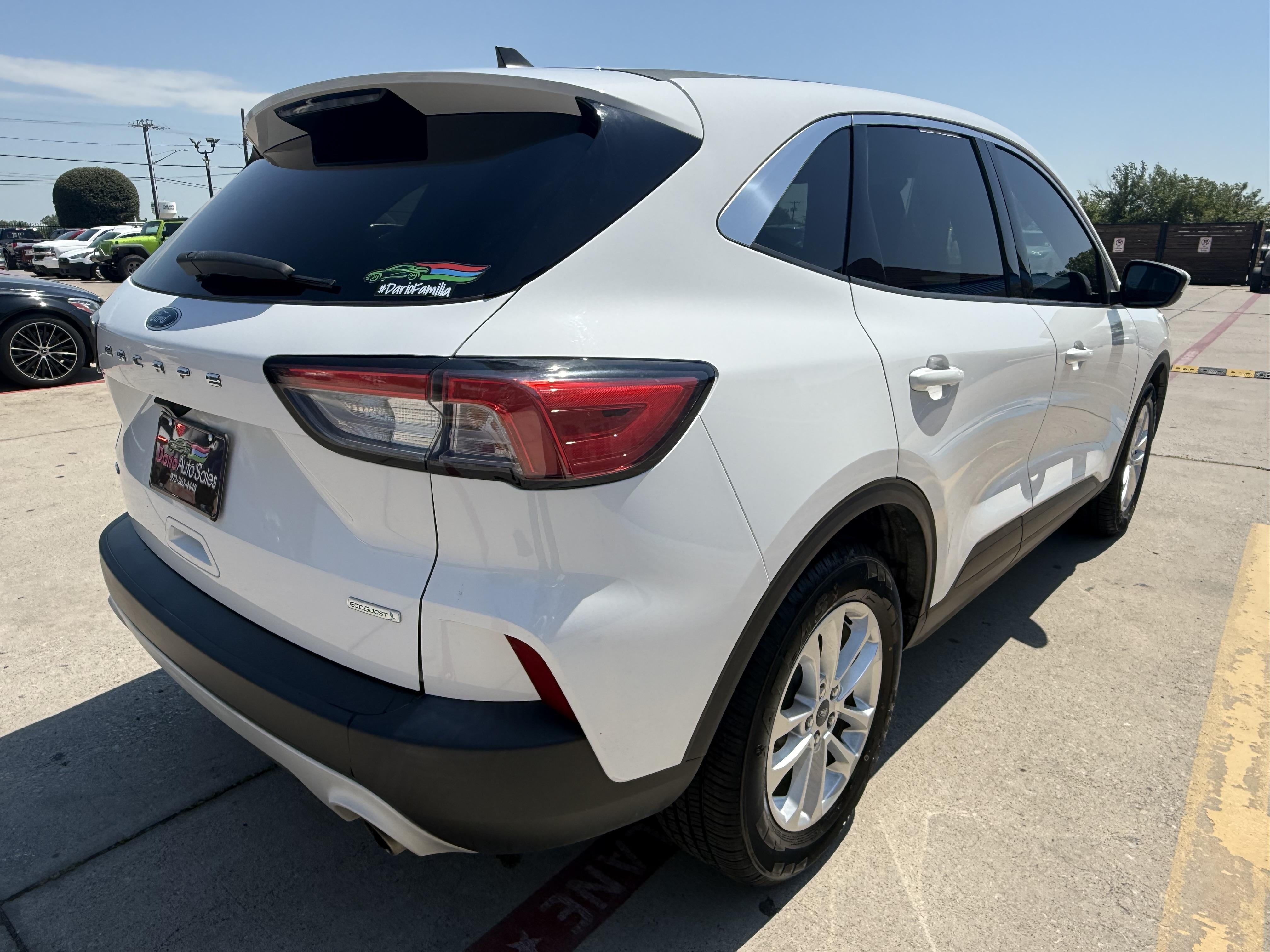 2020 Ford Escape Utility 4D SE 2WD - Image 17